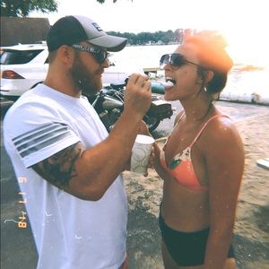 Meet your Posher, Devin